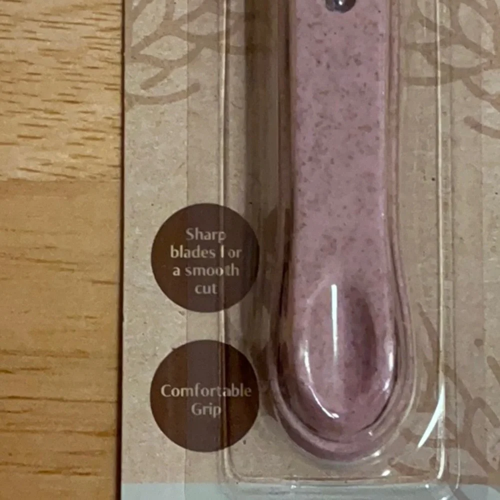 B-Pure Pink Nail Clipper - Picture 2 of 12